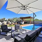 Lela - Heated Pool, Sauna, Bbq, Activities Βίλα