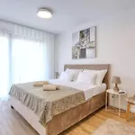 Lela - Heated Pool, Sauna, Bbq, Activities Βίλα *