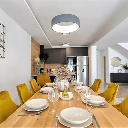 Lela - Heated Pool, Sauna, Bbq, Activites