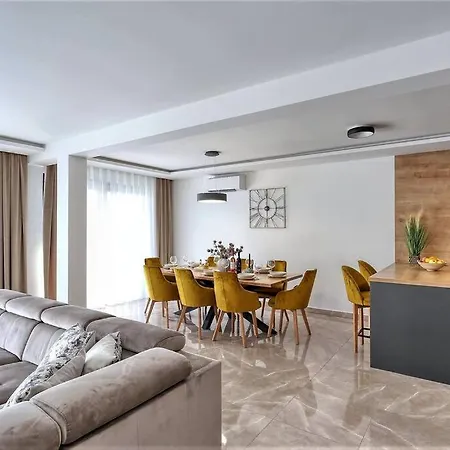 Lela - Heated Pool, Sauna, Bbq, Activities Villa *