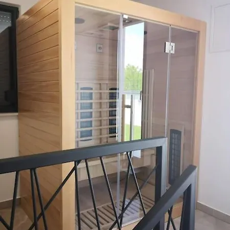 Lela - Heated Pool, Sauna, Bbq, Activites