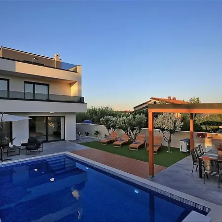 Villa Lela - Heated Pool, Sauna, Bbq, Activites Privlaka (Zadar)