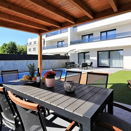 Lela - Heated Pool, Sauna, Bbq, Activites Villa *