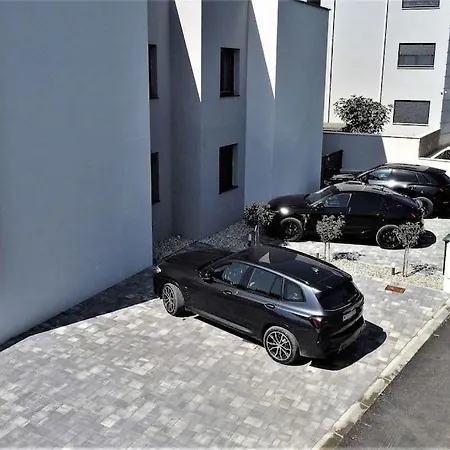 Villa Lela - Heated Pool, Sauna, Bbq, Activities