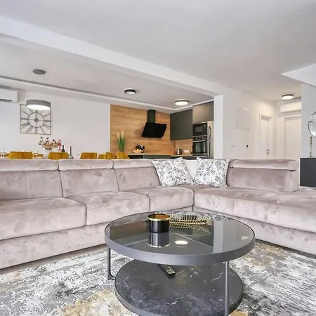 Lela - Heated Pool, Sauna, Bbq, Activites *