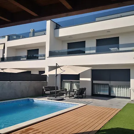 Lela - Heated Pool, Sauna, Bbq, Activities Vila