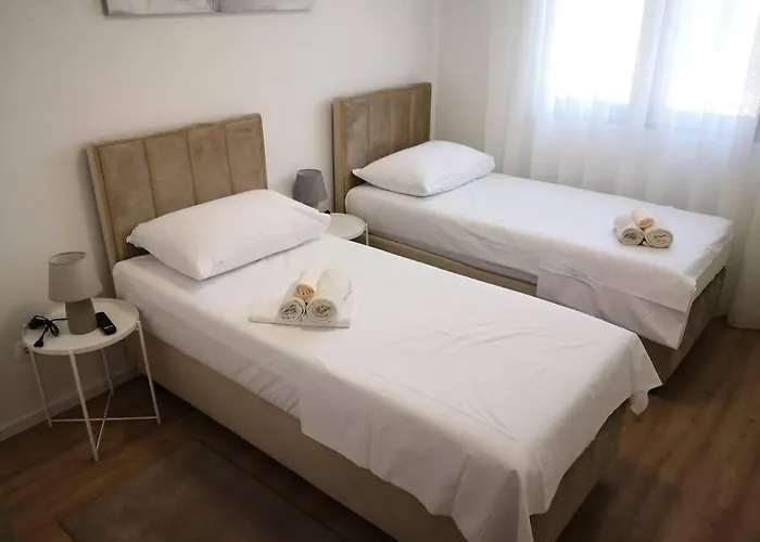 Lela - Heated Pool, Sauna, Bbq, Activities Vila