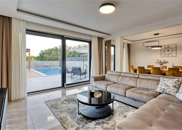 Lela - Heated Pool, Sauna, Bbq, Activities *