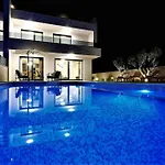 Lela - Heated Pool, Sauna, Bbq, Activities 普利拉卡