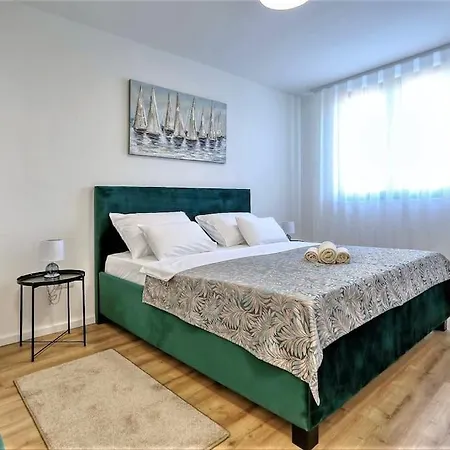 Lela - Heated Pool, Sauna, Bbq, Activities